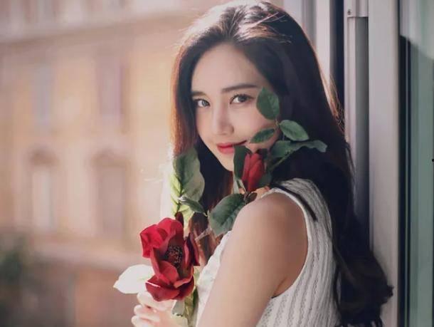 娱乐圈吃瓜文推荐女主,揭秘当红小花旦的幕后故事